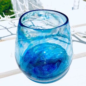 吹きガラス体験。青色たる型グラス。